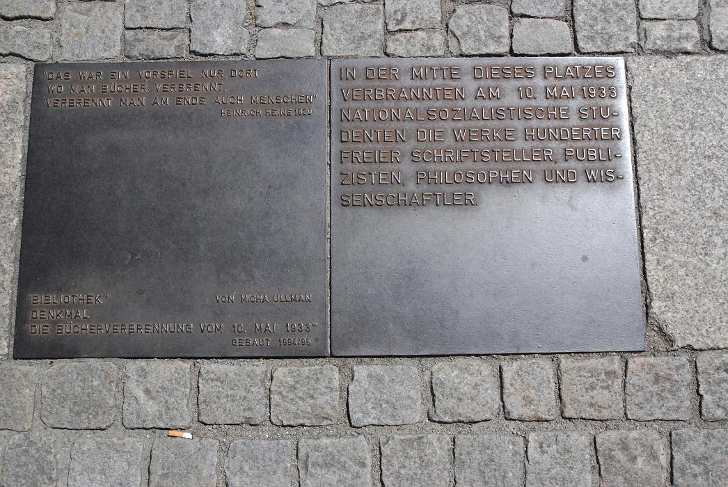 DSC_0847.JPG - Mindesmærke for bogafbrænding.