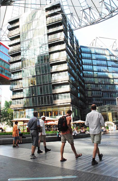 DSC_0874.JPG - Sony World.