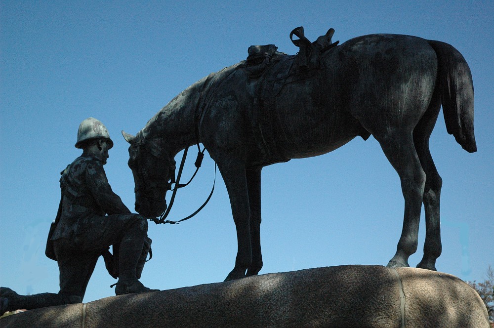DSC_0054_edit.jpg - Horse Memorial, Port Elizabeth. Til minde om Boerkrigen 1899-1902.