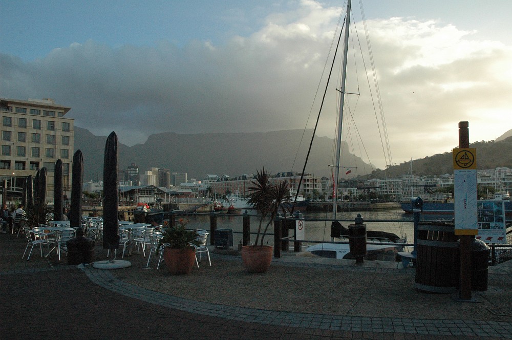 DSC_0344.JPG - The Waterfront & Table Mountain.
